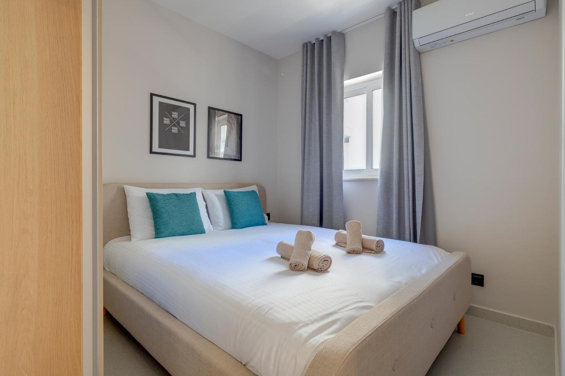 Manoel De Vilhena Apartment